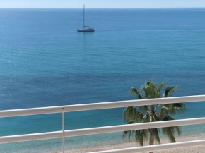 Lovely Beachfront Apartment with Panoramic Views